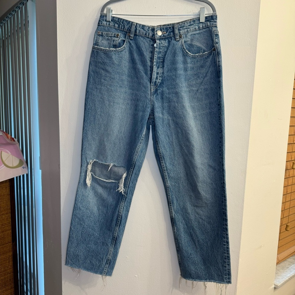 Zara Women’s Denim Button Fly Cut Off Raw Hem Distressed Mom Jeans Sized 12